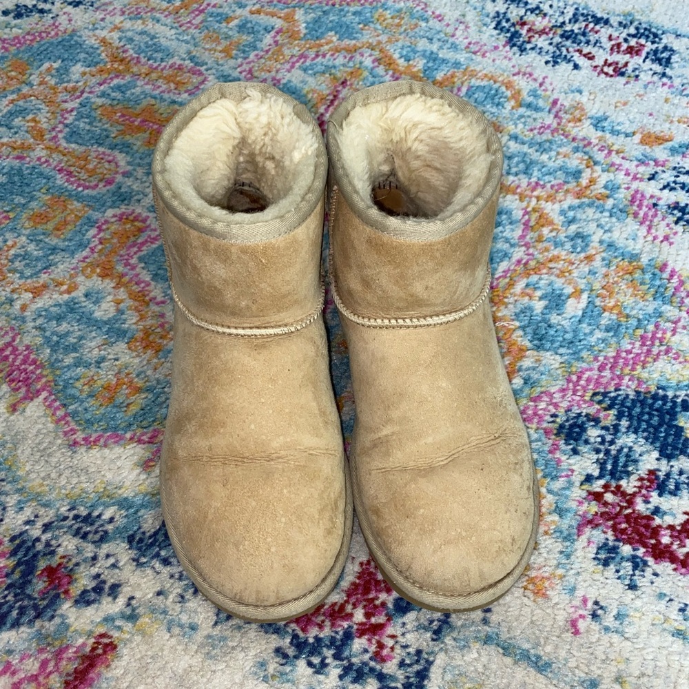 Tan uggs mini